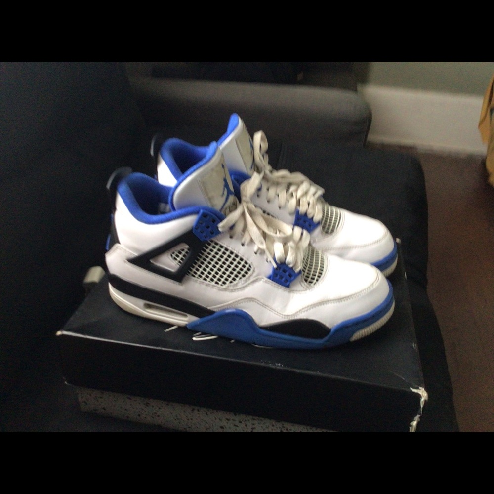 Jordan 4s